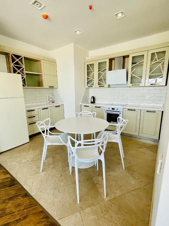 Balmaral Apart Hotel Μπατούμι Εξωτερικό φωτογραφία