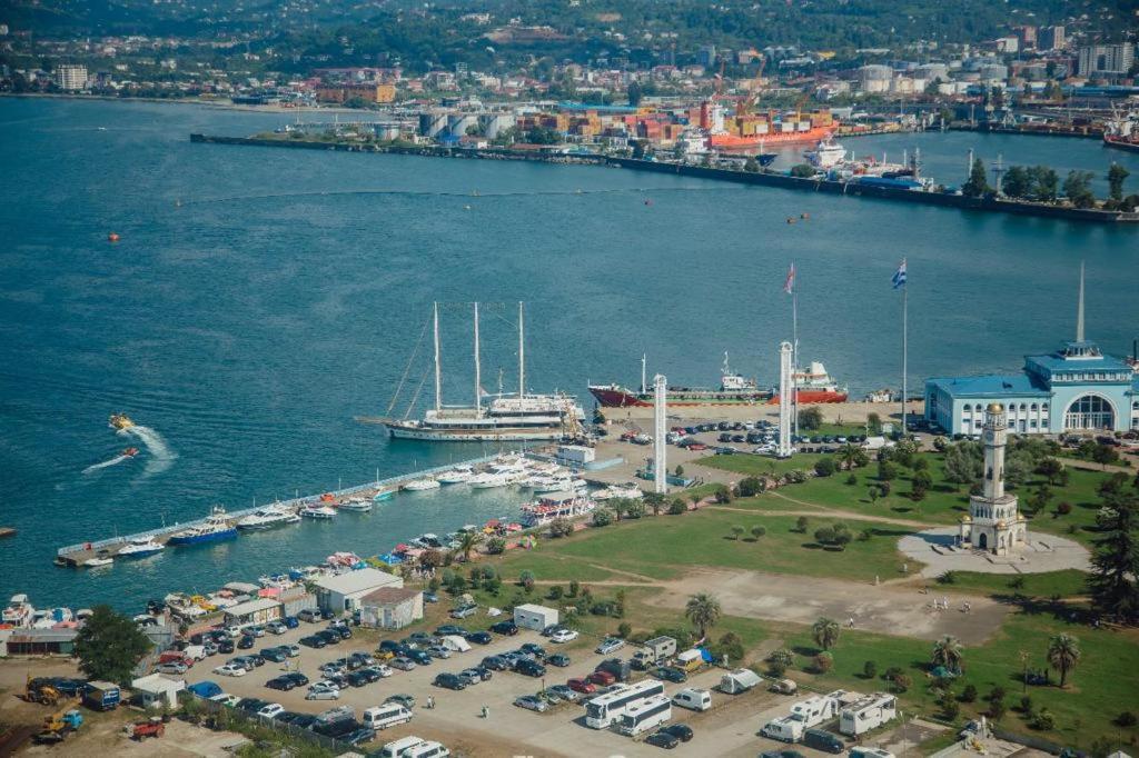 Balmaral Apart Hotel Μπατούμι Εξωτερικό φωτογραφία