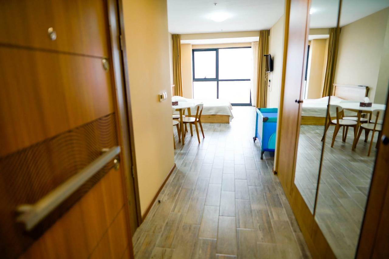 Balmaral Apart Hotel Μπατούμι Εξωτερικό φωτογραφία